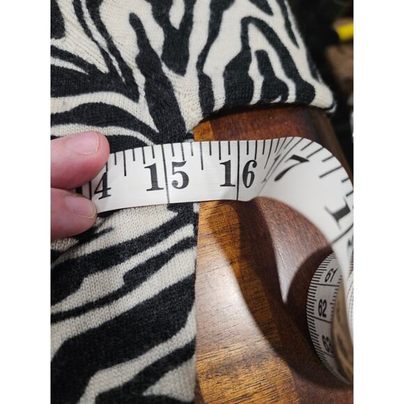 J. Crew 100% Merino Wool Zebra Animal Print Cardigan Size S - Picture 8 of 10